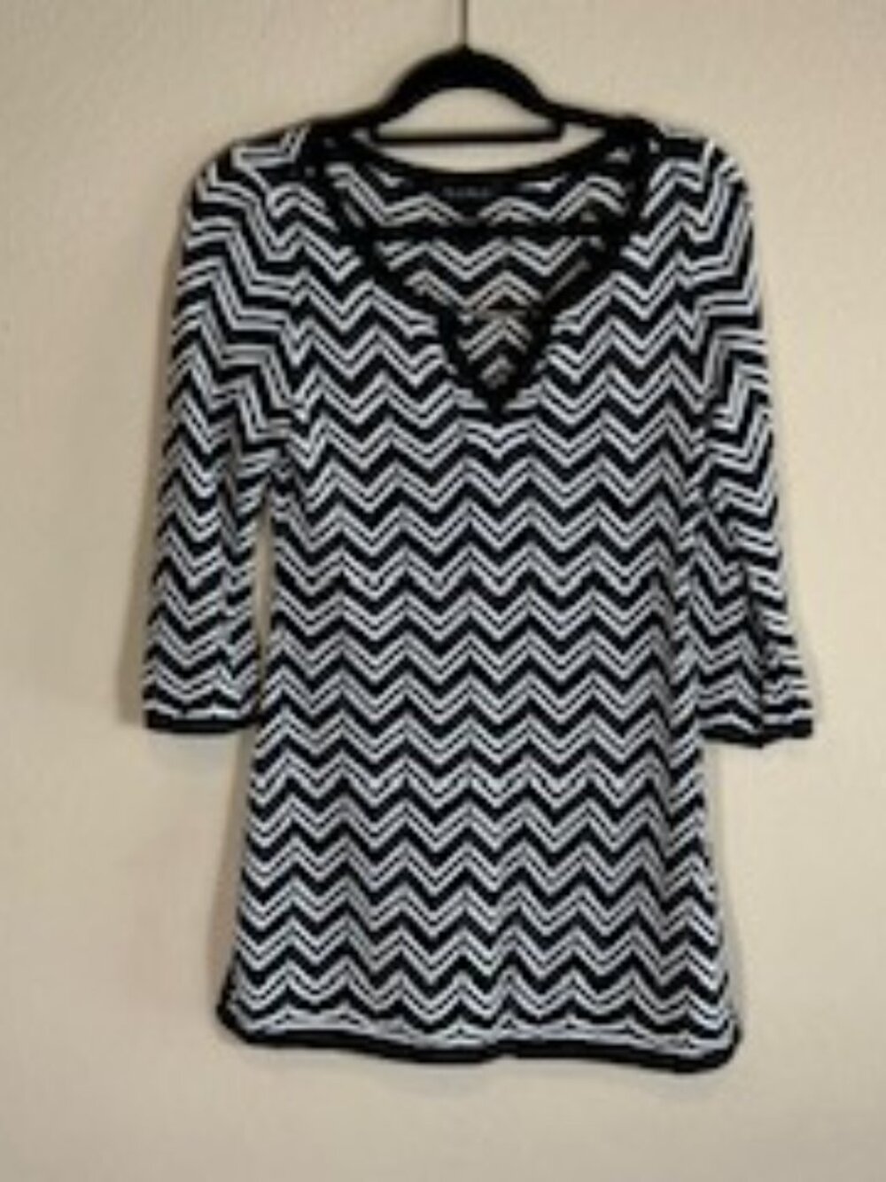 White House Black Market Women's Mini Dress. Size M, Black and White